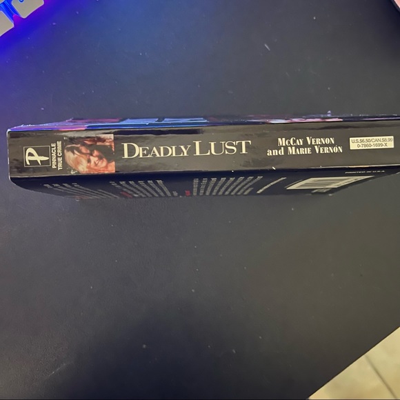 Book - Deadly Lust - Picture 3 of 3